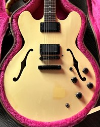 Gibson ES-335 Showcase Alpine White 1986 with Original Case