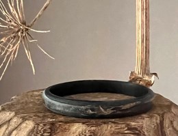 Buffelhoorn armband, mat zwart. Ruwe finish, dus met reliëf. Hoogte 1cm