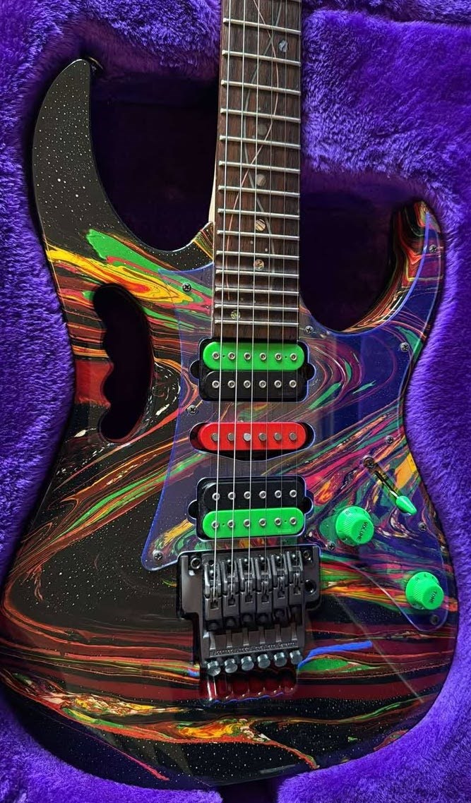 Ibanez JEM Y2K DNA Steve Vai Swirl Serial# 119 of 200 - Thumbnail 2