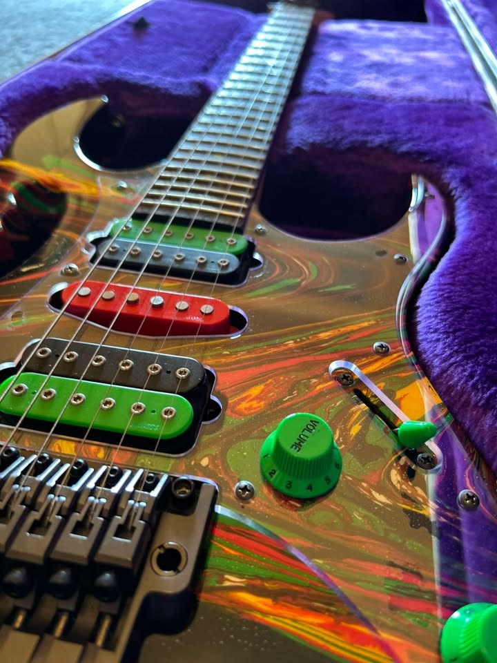 Ibanez JEM Y2K DNA Steve Vai Swirl Serial# 119 of 200 - Thumbnail 6