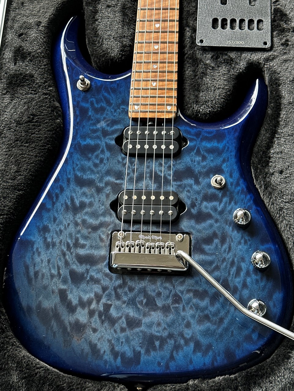 Music Man JP15 John Petrucci Blueberry Burst Handsigned - Image 1