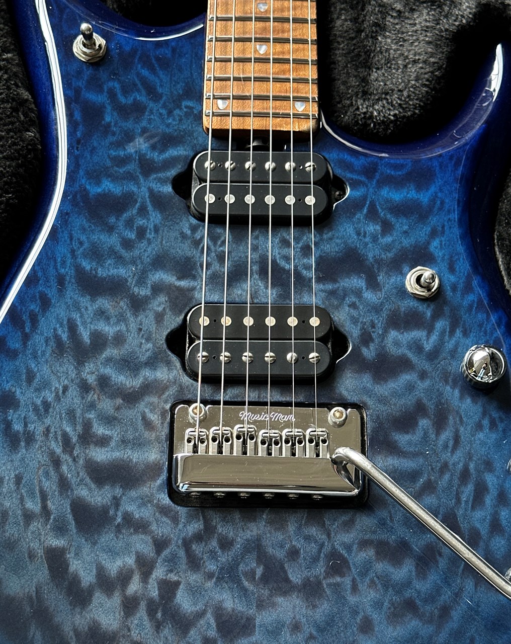 Music Man JP15 John Petrucci Blueberry Burst Handsigned - Thumbnail 3