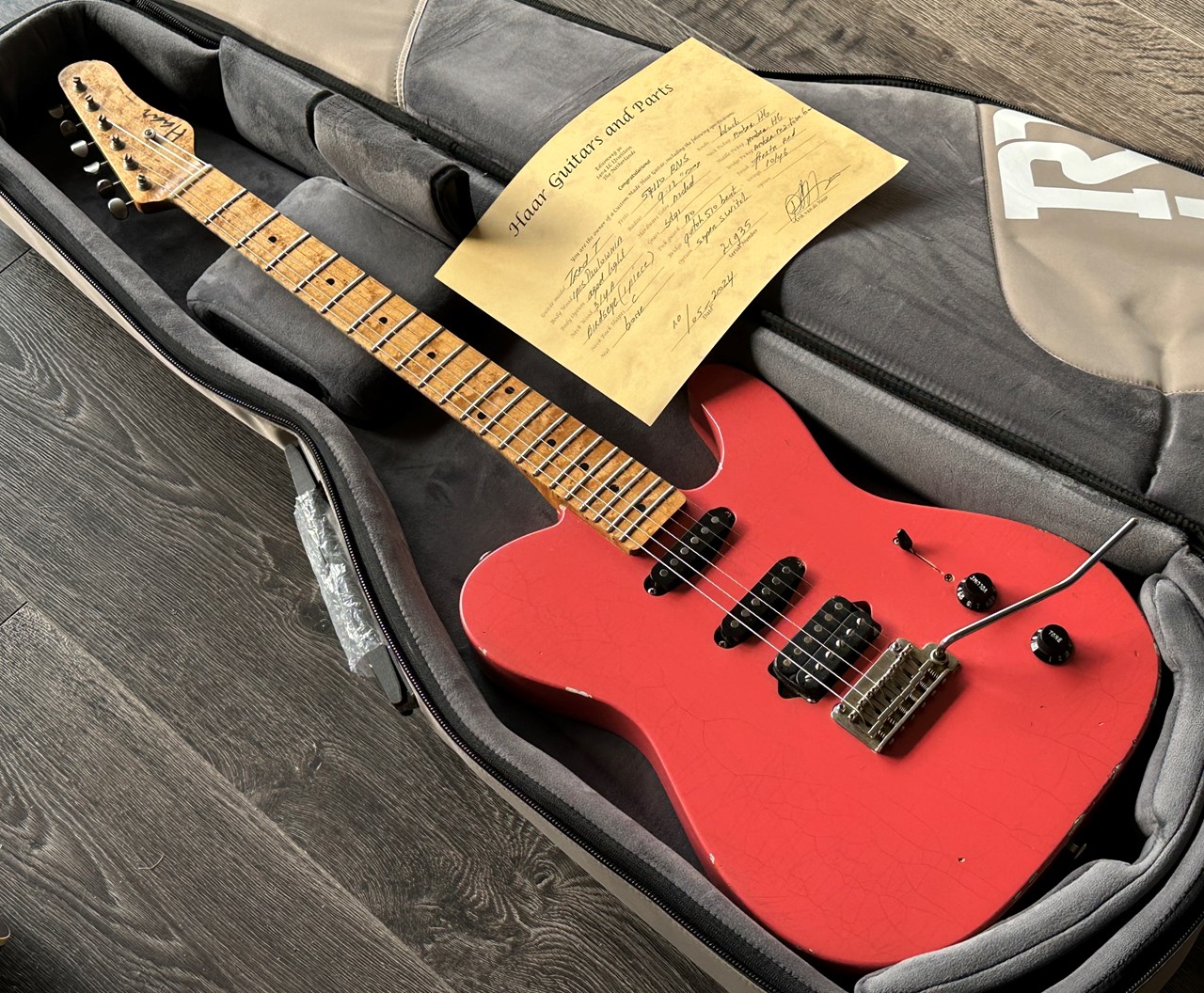 2024 Haar T HSS Aged with Tremolo Paulownia Light Rockguitar! - Thumbnail 5
