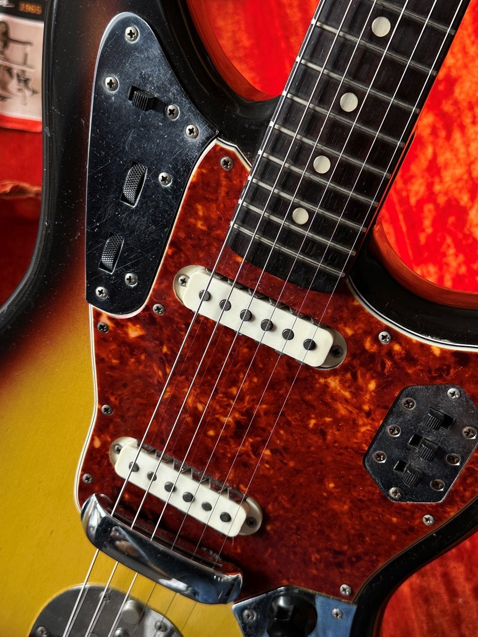 1965 Fender Jaguar L Series Sunburst All Original with Case - Thumbnail 5