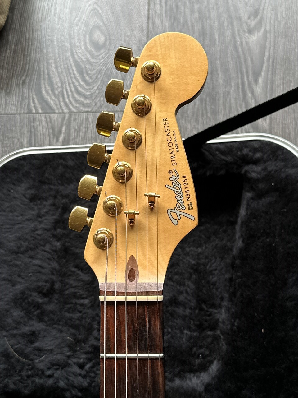 1993 Fender Stratocaster Special Edition Green Metallic/Gold Hardware - Thumbnail 6