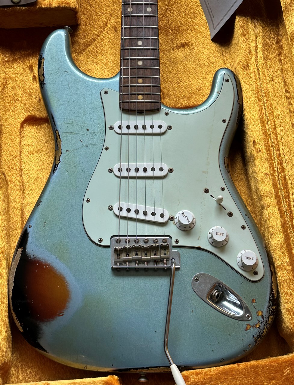 Fender Stratocaster 1962 Heavy Relic Faded Lake Placid Blue over Sunburst - Thumbnail 2