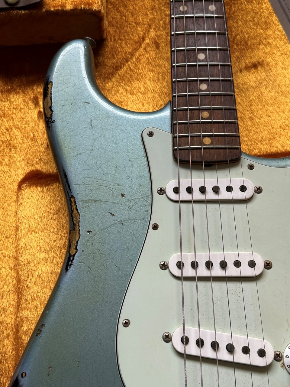 Fender Stratocaster 1962 Heavy Relic Faded Lake Placid Blue over Sunburst - Thumbnail 4