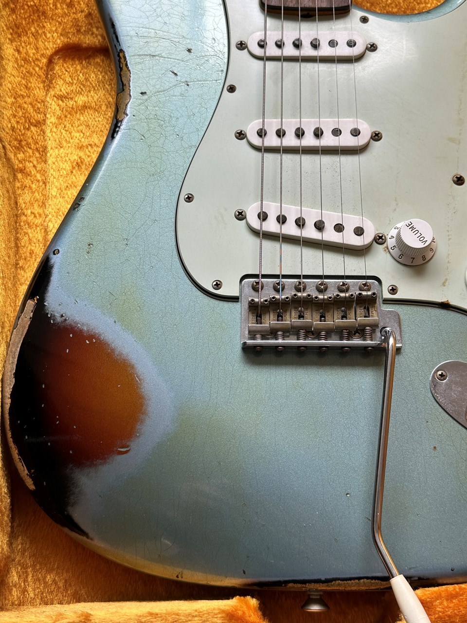 Fender Stratocaster 1962 Heavy Relic Faded Lake Placid Blue over Sunburst - Thumbnail 3