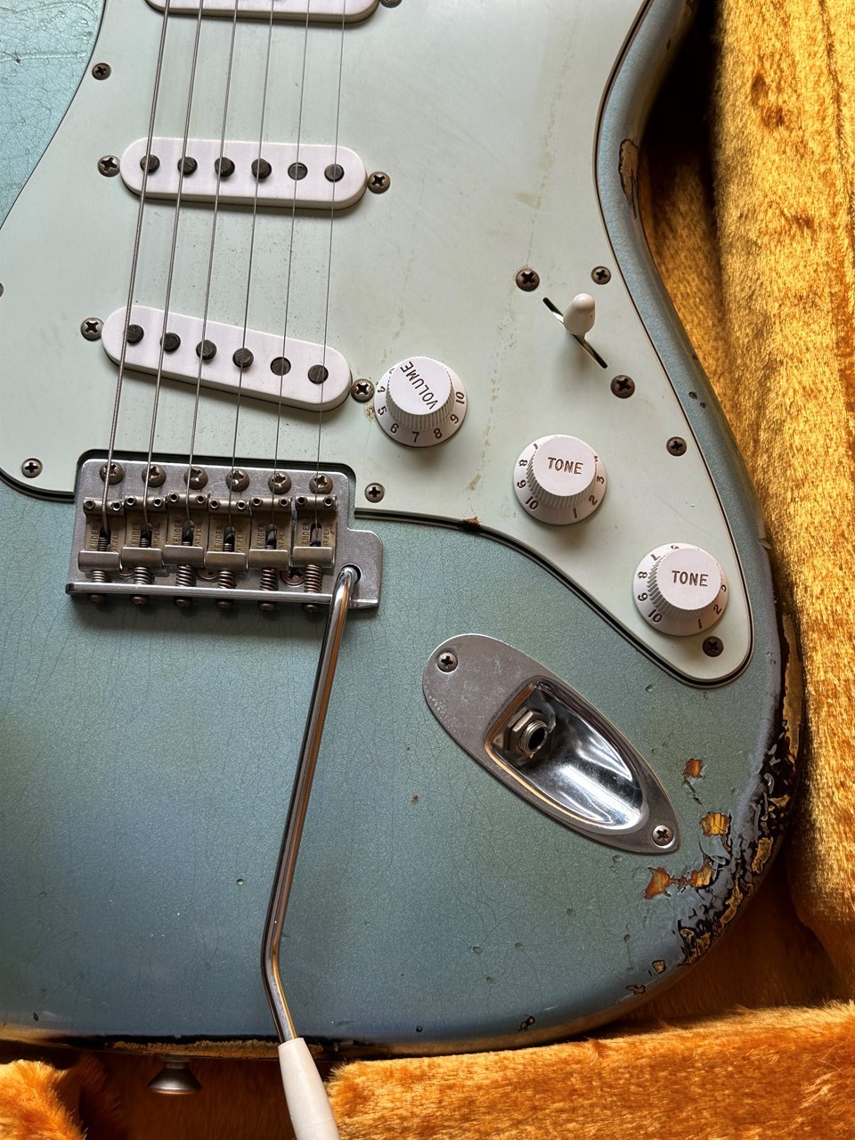 Fender Stratocaster 1962 Heavy Relic Faded Lake Placid Blue over Sunburst - Thumbnail 6