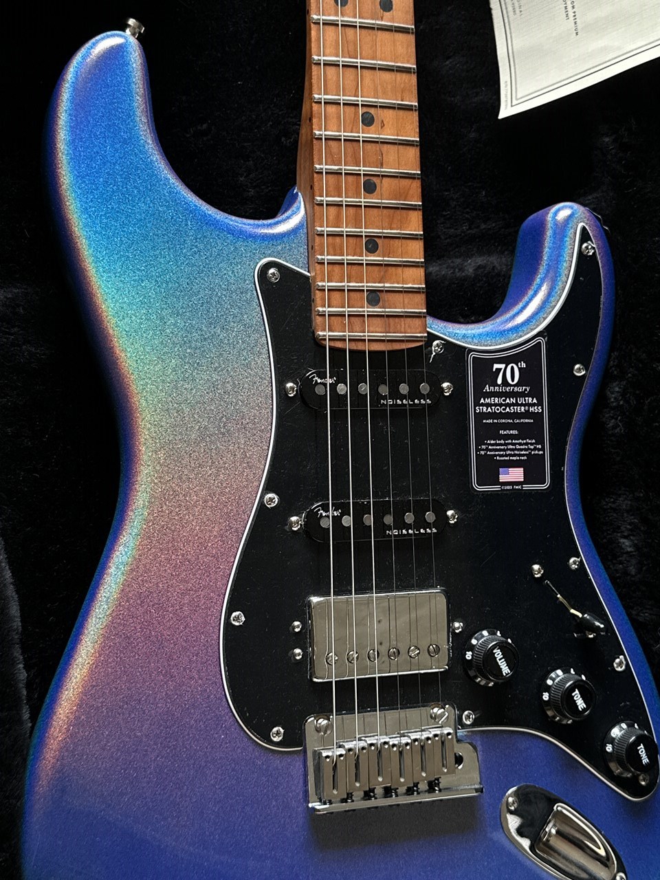 Fender 70th Anniversary American Ultra Stratocaster HSS Amethyst - Thumbnail 3