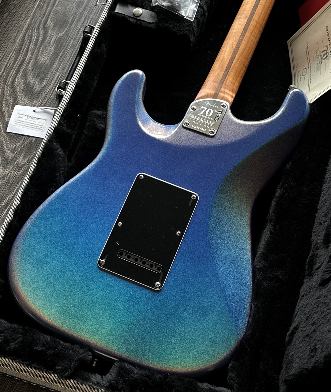Fender 70th Anniversary American Ultra Stratocaster HSS Amethyst - Thumbnail 5