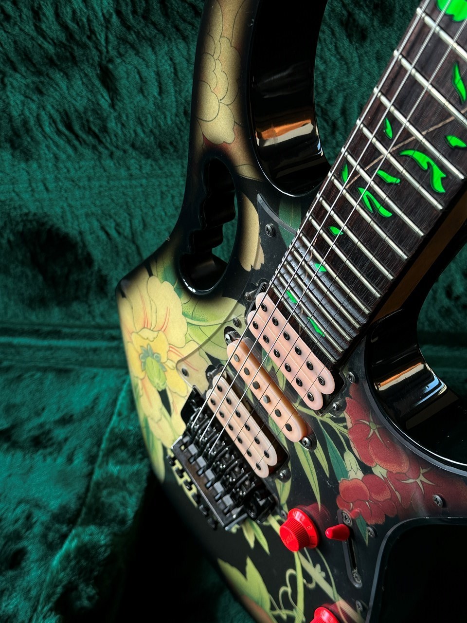1990 Ibanez JEM 77 FP Floral Pattern Steve Vai with Case - Thumbnail 3