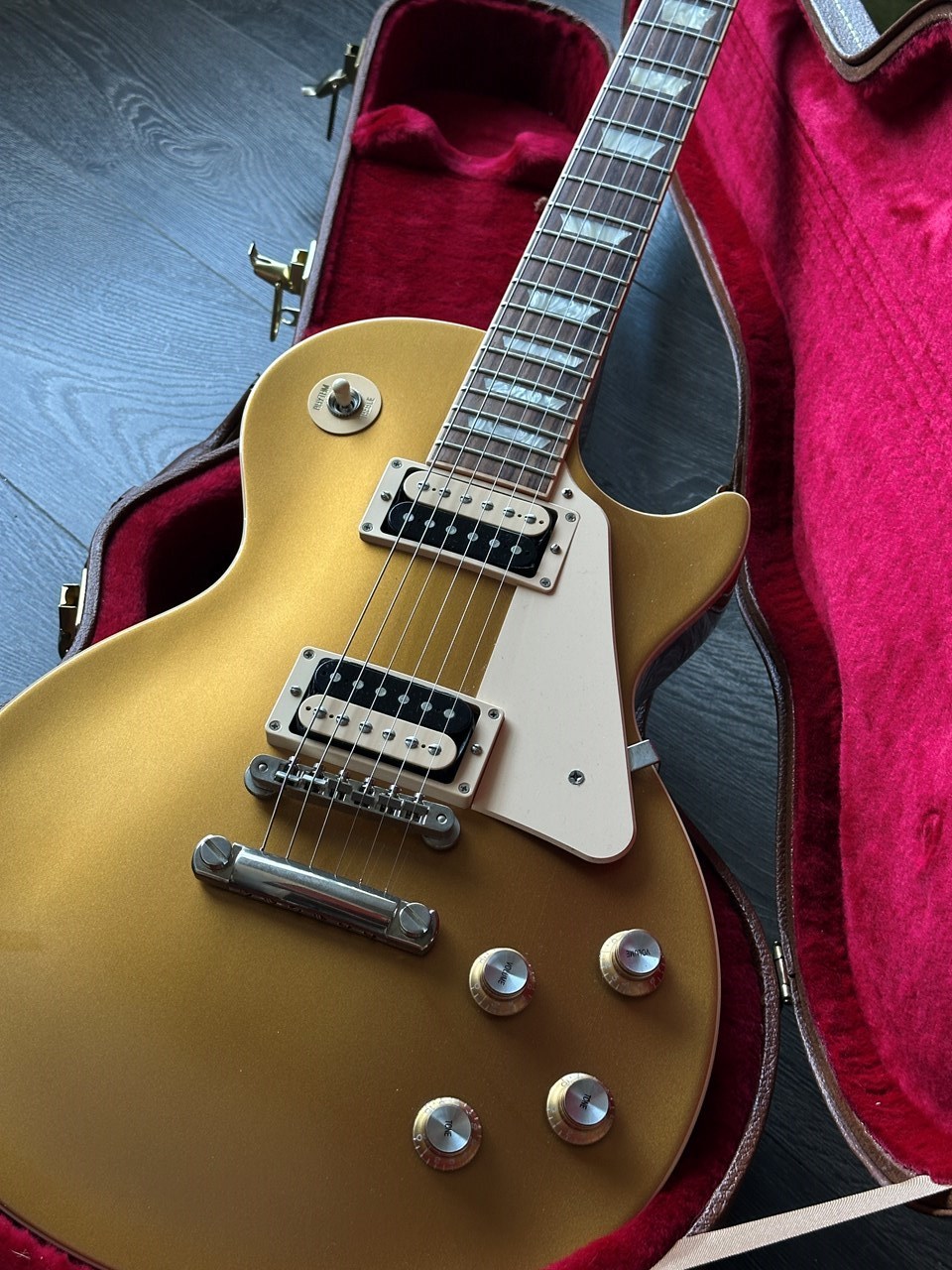 2019 Gibson USA Les Paul Classic Goldtop with Case - Thumbnail 3