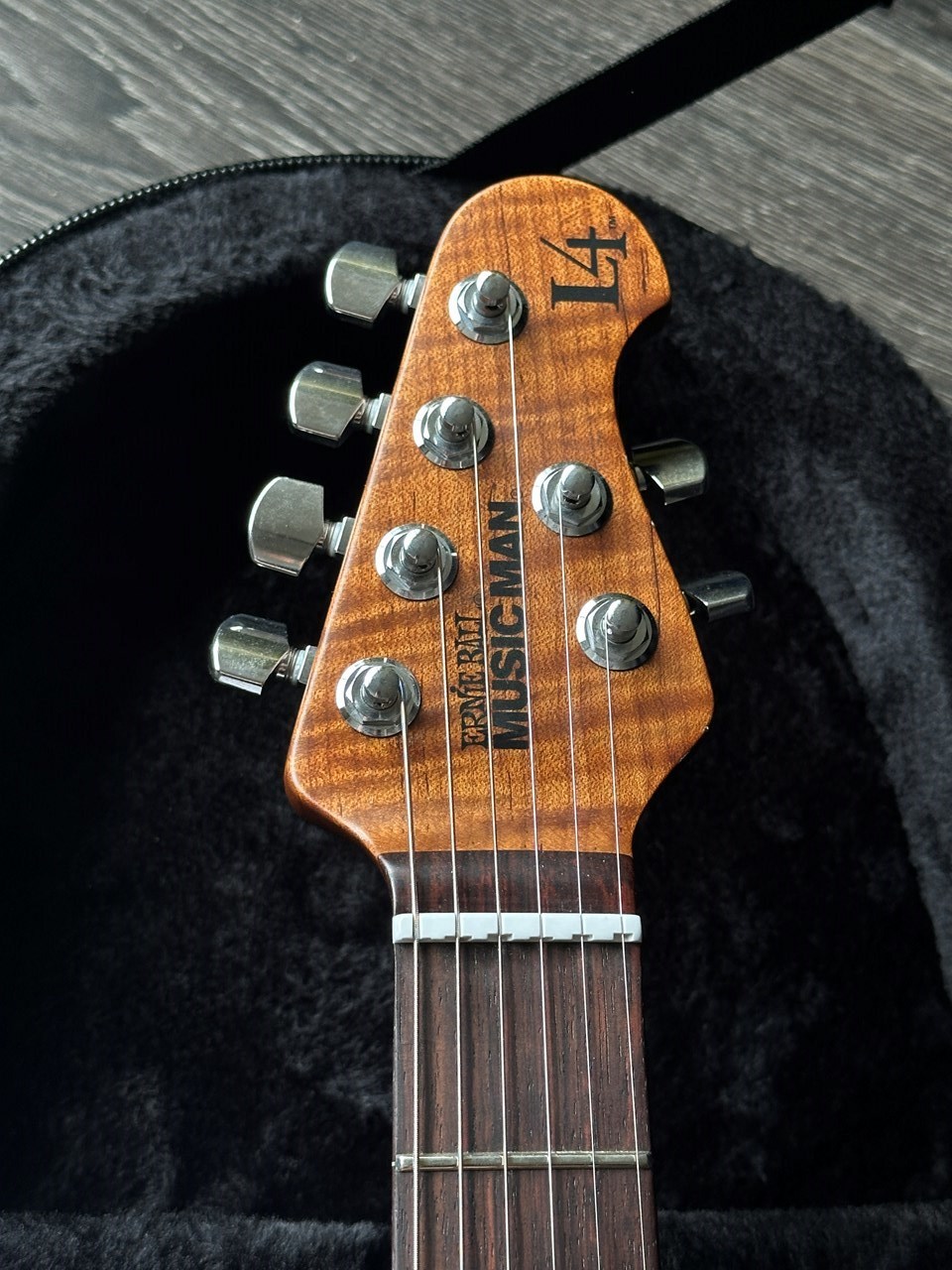 Music Man Luke 4 Black Sparkle Steve Lukather Mint - Thumbnail 6