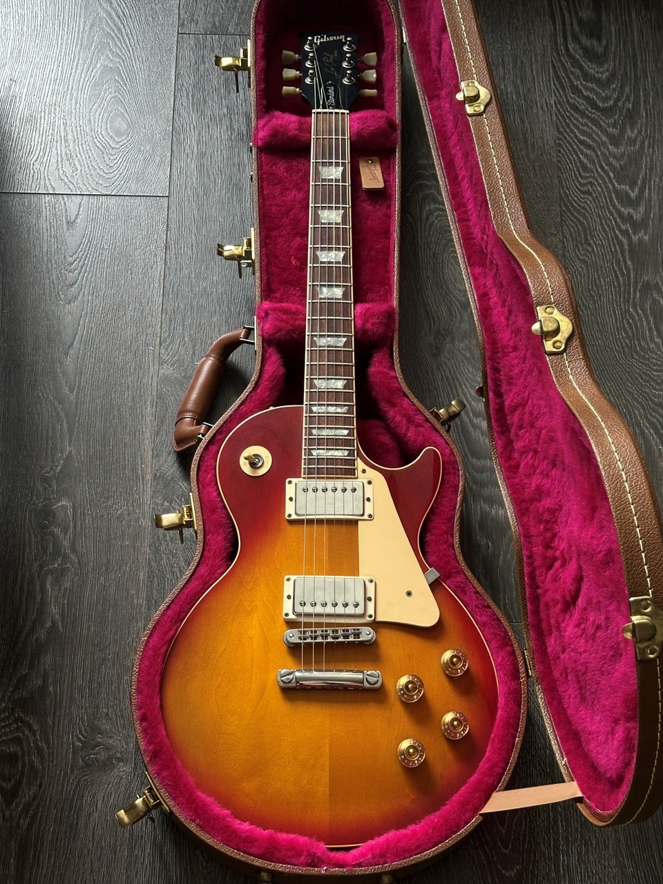 1992 Gibson Les Paul Standard Sunburst with Original Case - Thumbnail 2