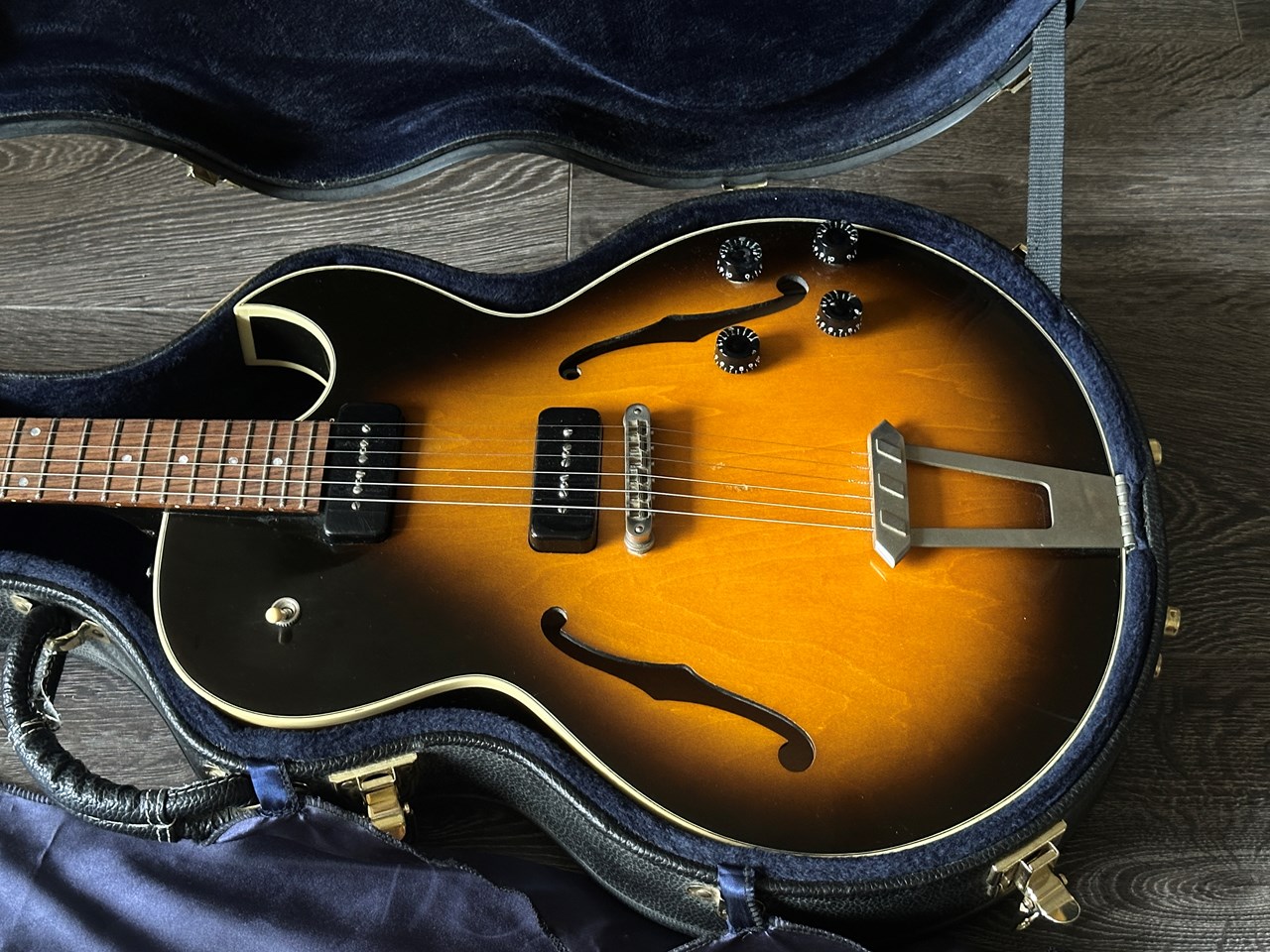 1993 Gibson ES-135 Semi-Hollowbody Vintage Sunburst - Thumbnail 2
