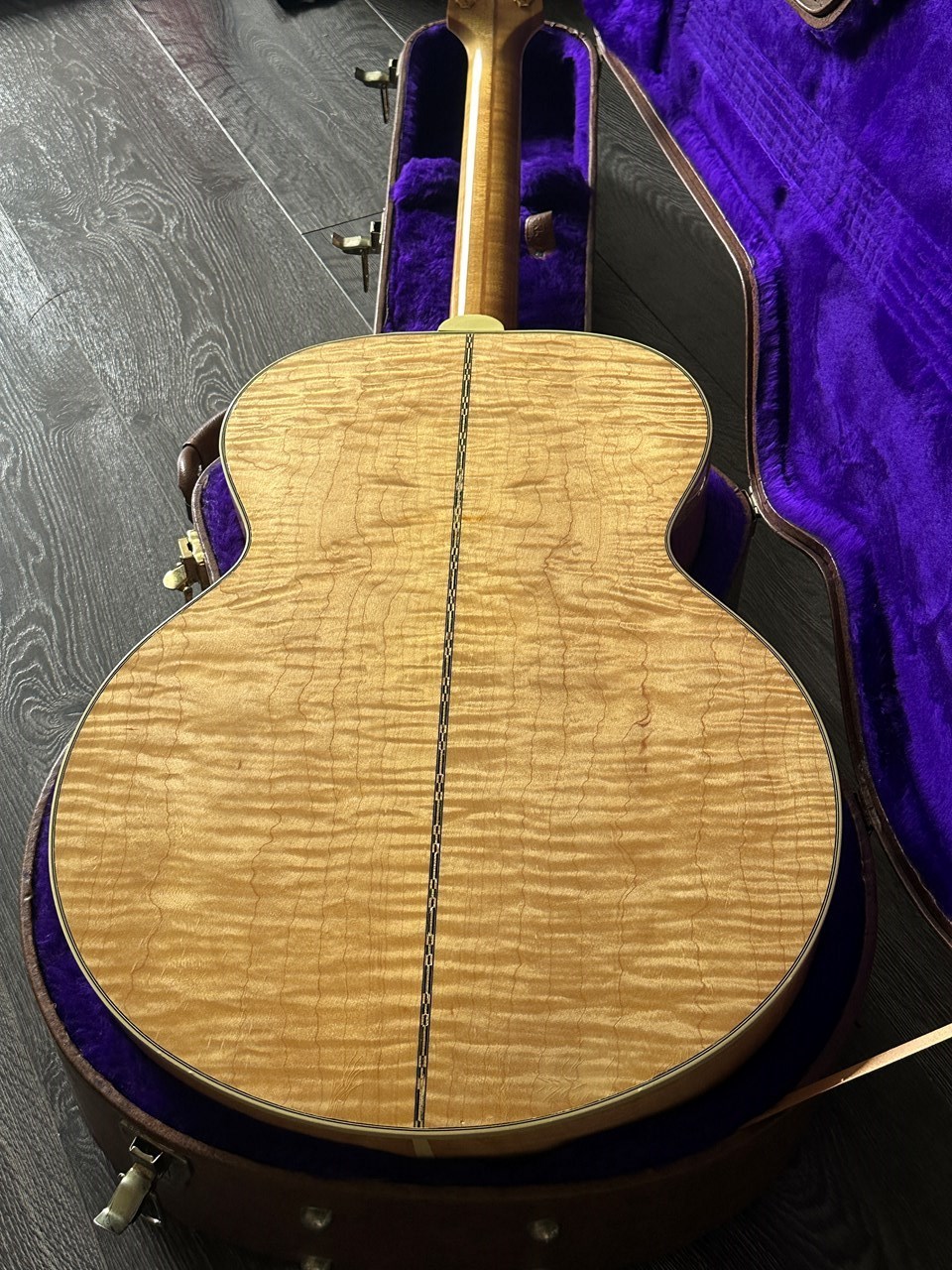 1998 Gibson SJ-200 Jumbo with Beautiful Flamed Maple & Pickup Original Case - Thumbnail 2