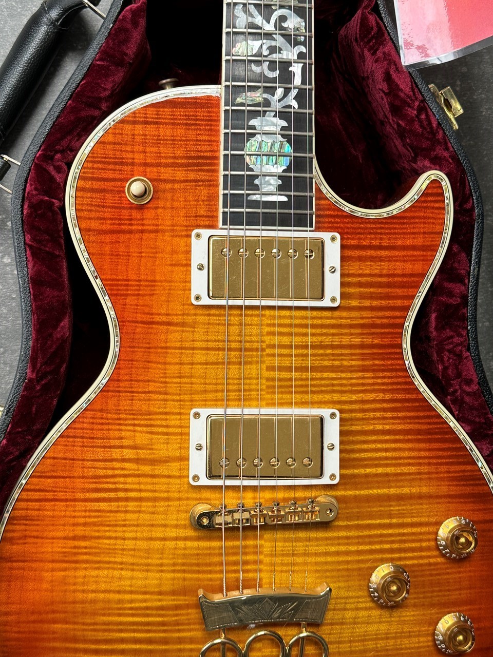 Gibson Les Paul Ultima Tree of Life Inlays & Flamed Maple Top - Thumbnail 6