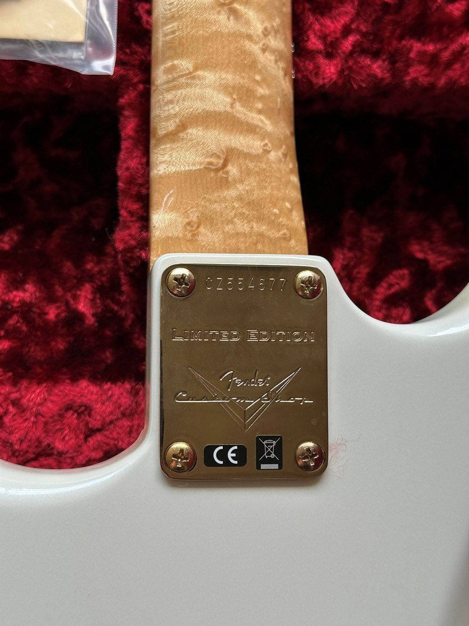 Fender Custom Shop LTD 75th Ann. Stratocaster NOS Diamond White Pearl Birdseye Neck - Thumbnail 4