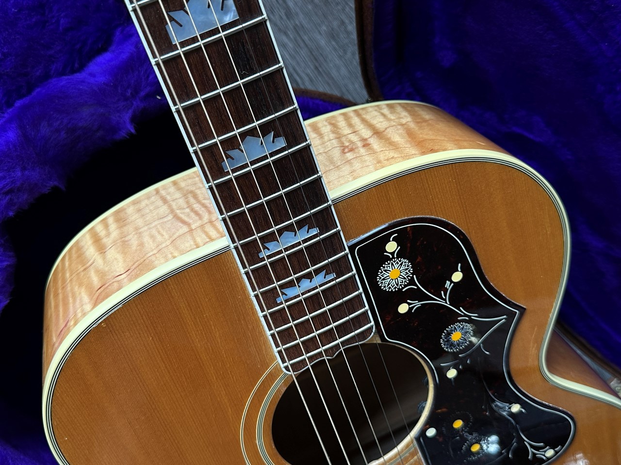 1998 Gibson SJ-200 Jumbo with Beautiful Flamed Maple & Pickup Original Case - Thumbnail 5