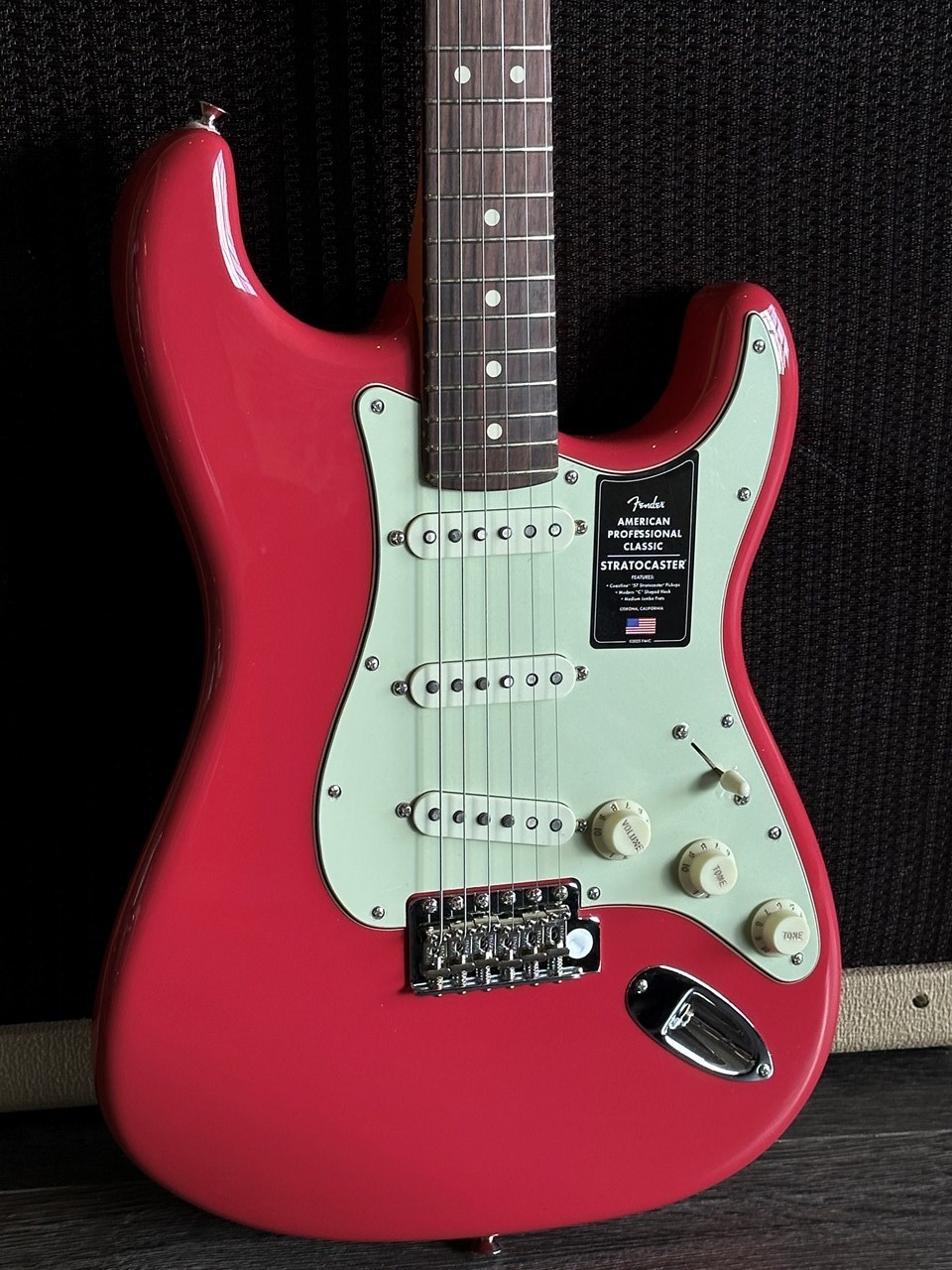 Fender American Professional Classic Stratocaster Unplayed - Image 1