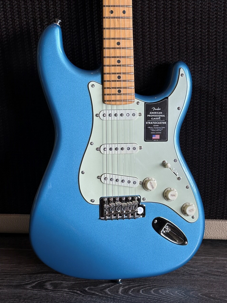Fender American Professional Classic Stratocaster Unplayed - Image 1