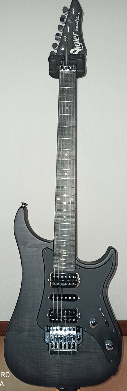 Vigier Excalibur Custom HSH Velour Noir Flamd Maple Neck HSH Amber Pick-ups MINT - Thumbnail 5