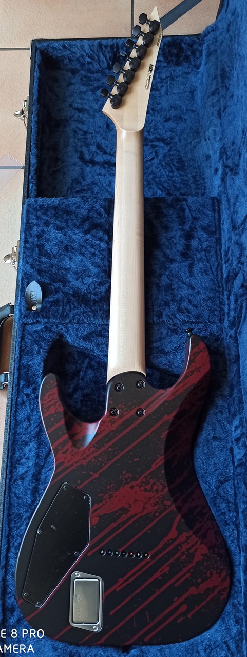 ESP USA M-7 Hardtail Baritone Blood Splatter Black Satin Mint - Thumbnail 3