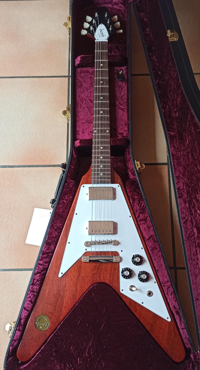 2026 Gibson Custom Shop 1971 Flying V Medallion Reissue Cherry VOS Low Serial# 3 - Thumbnail 5