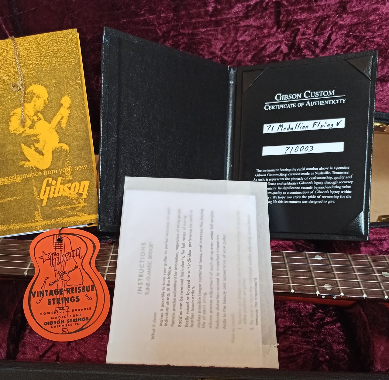 2026 Gibson Custom Shop 1971 Flying V Medallion Reissue Cherry VOS Low Serial# 3 - Thumbnail 2