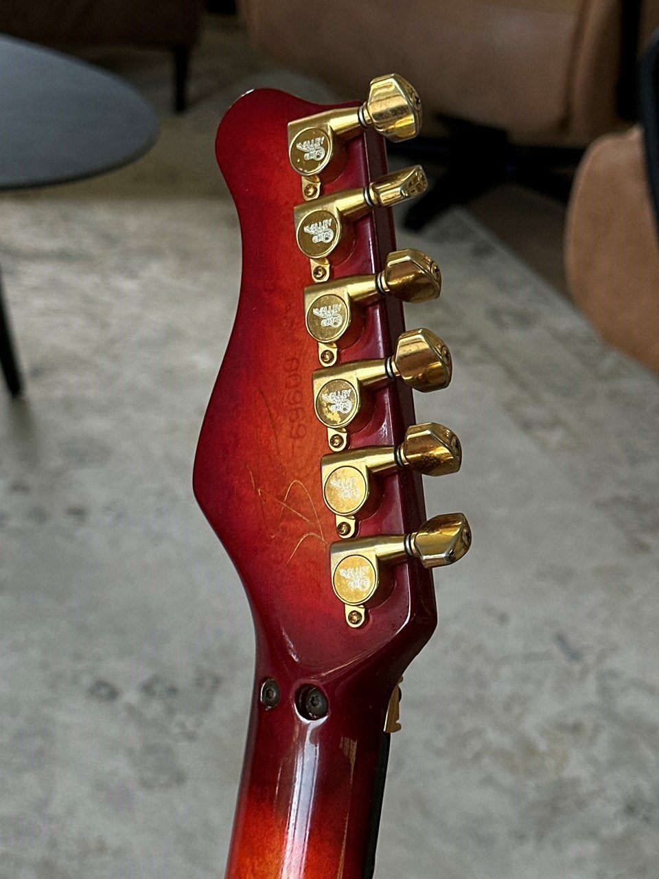 Valley Arts Steve Lukather Model Ultimate Collectable - Thumbnail 6