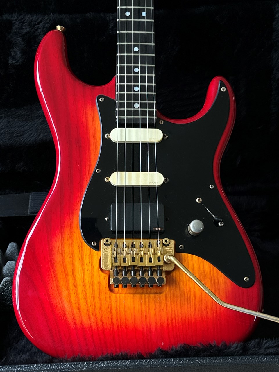 Valley Arts Steve Lukather Model Ultimate Collectable
