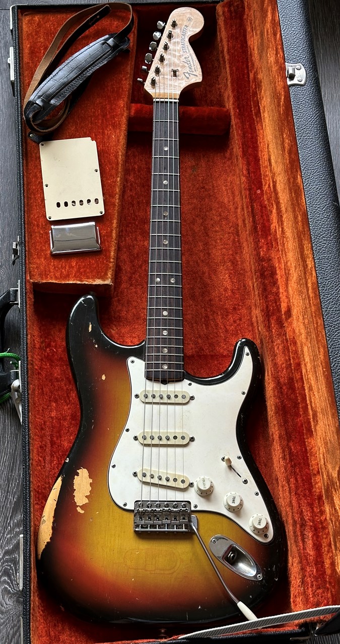 1969 Fender Stratocaster Sunburst Original Vintage with Case - Thumbnail 5