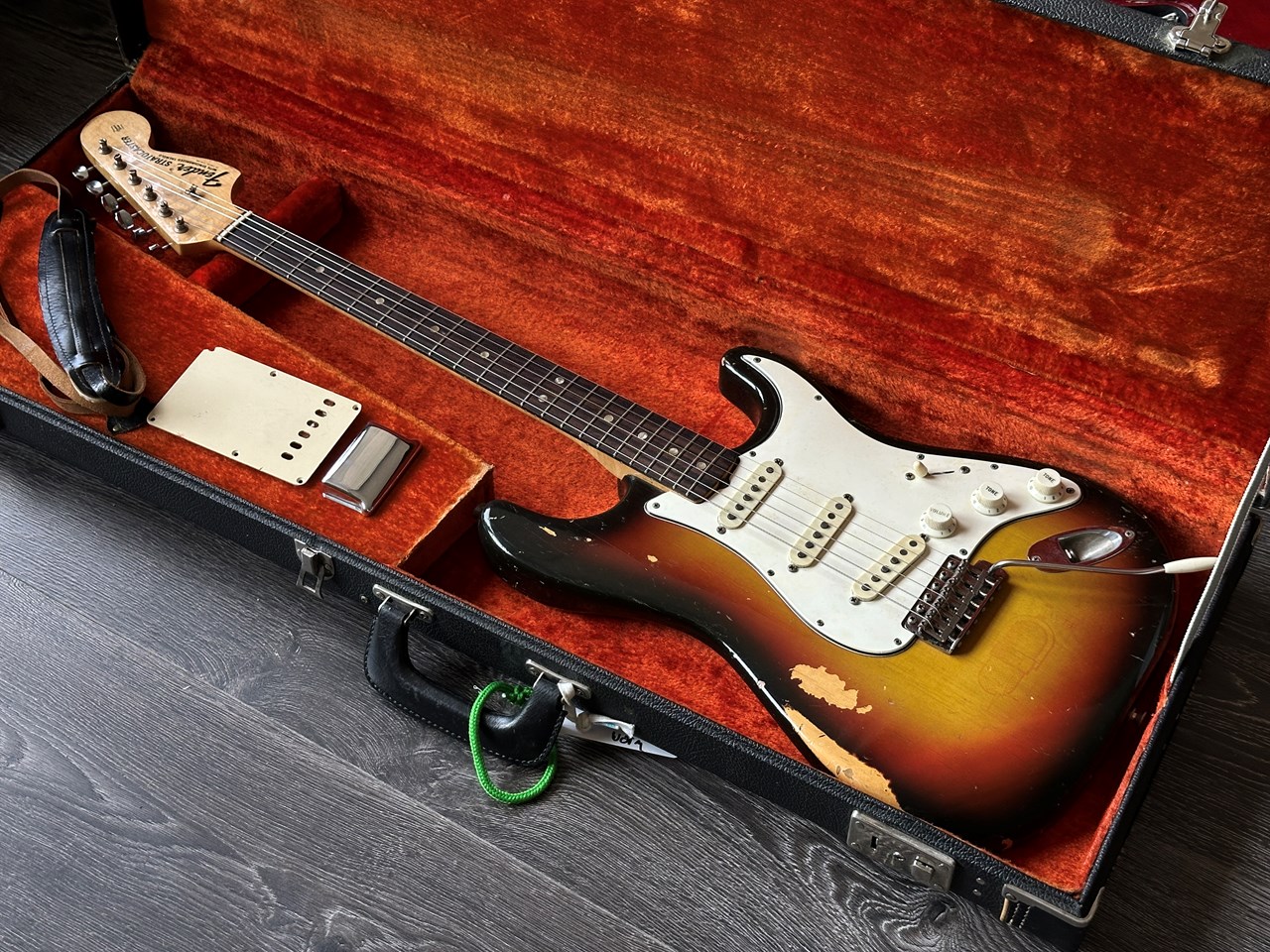 1969 Fender Stratocaster Sunburst Original Vintage with Case - Thumbnail 4