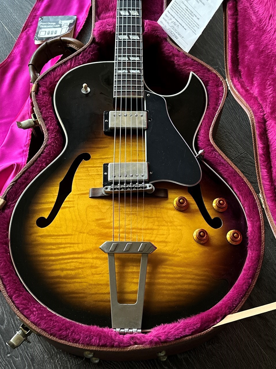 Gibson ES-175 Vintage Sunburst Flamed Maple Body Papers & Case - Thumbnail 2