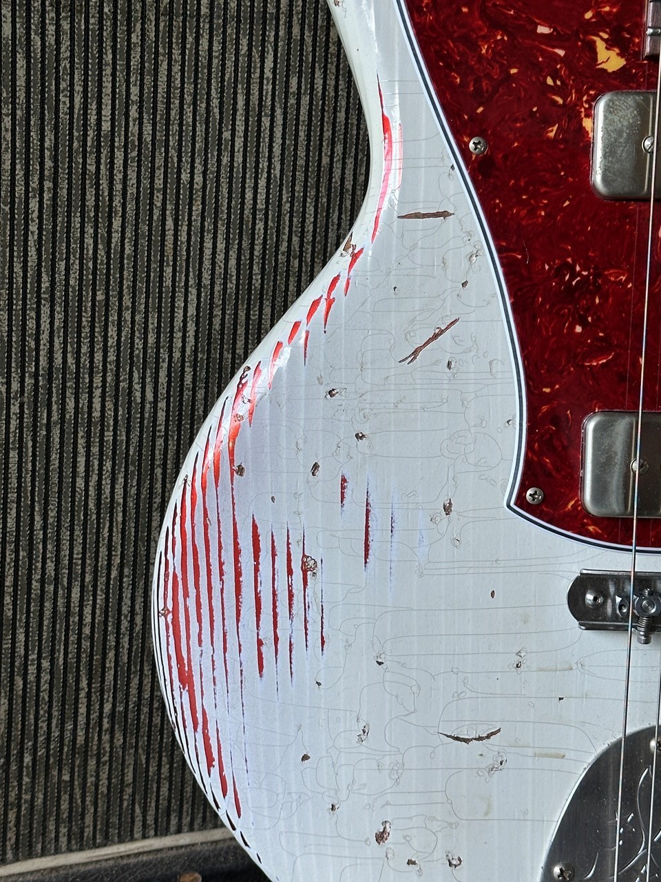 Novo Serus J Nucleus Olympic White over Candy Apple Red Fralin P90s Mastery Vibrato - Thumbnail 2