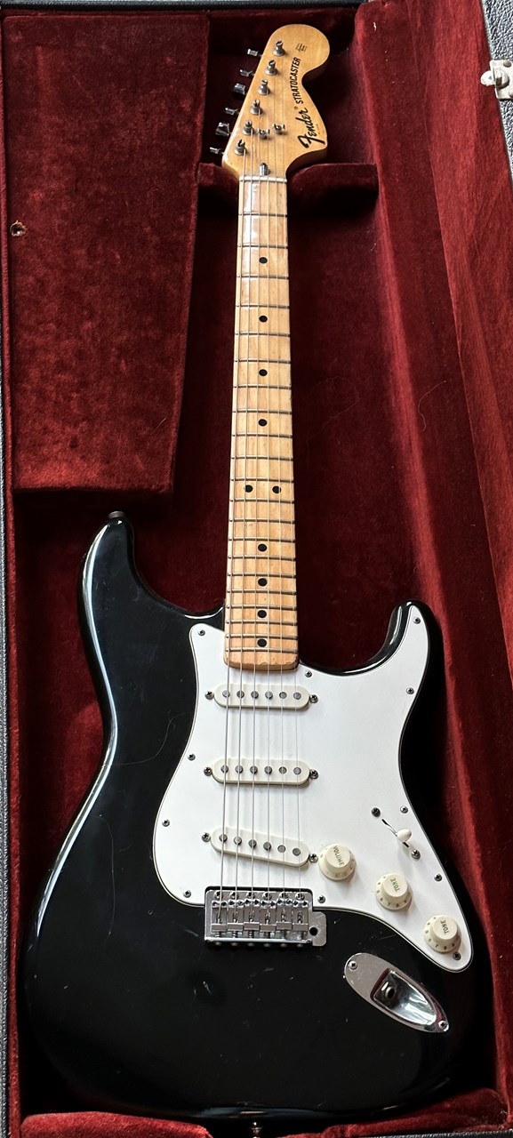 1974 Fender Stratocaster Black with Original Case - Thumbnail 3