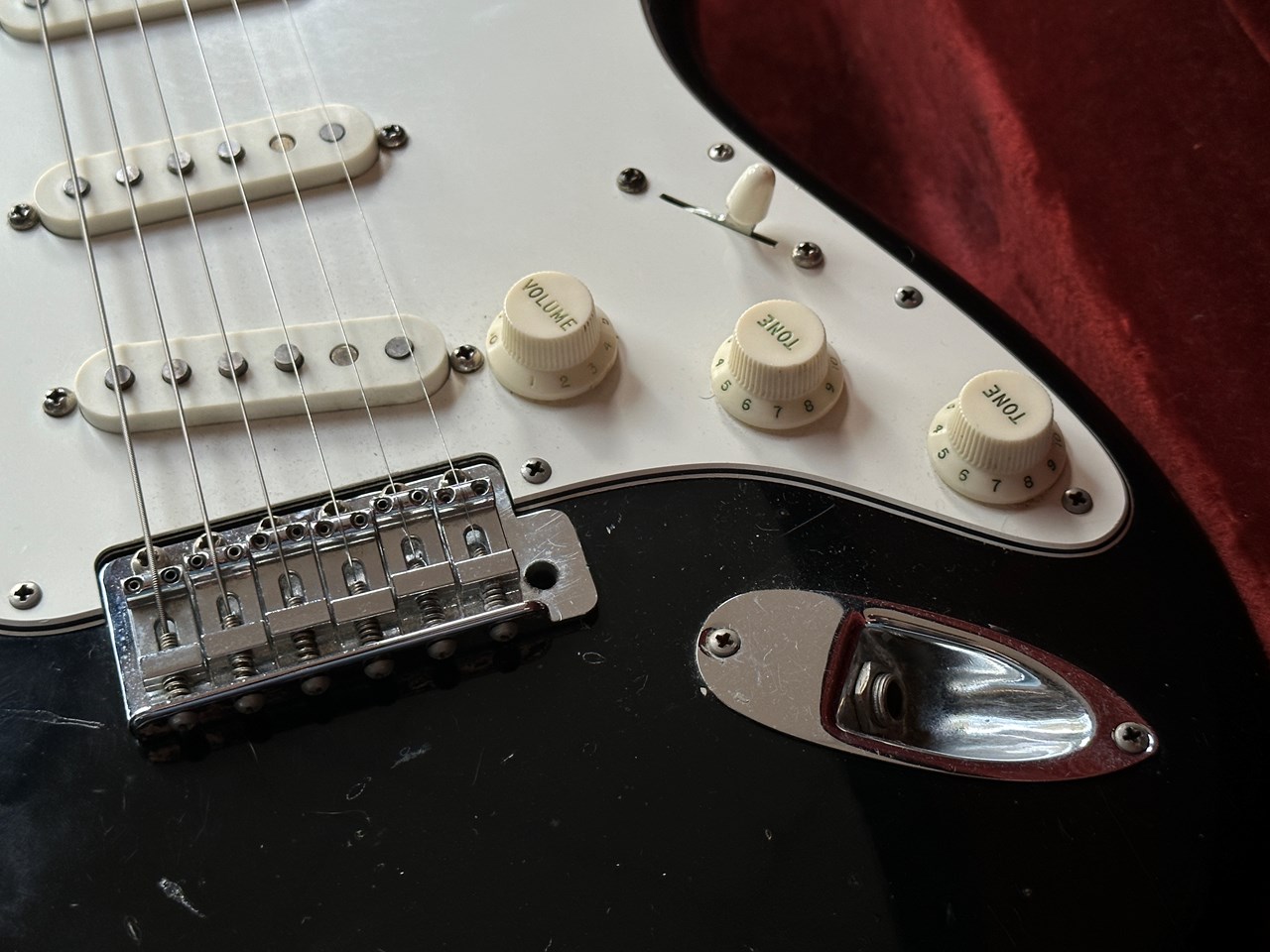1974 Fender Stratocaster Black with Original Case - Thumbnail 5