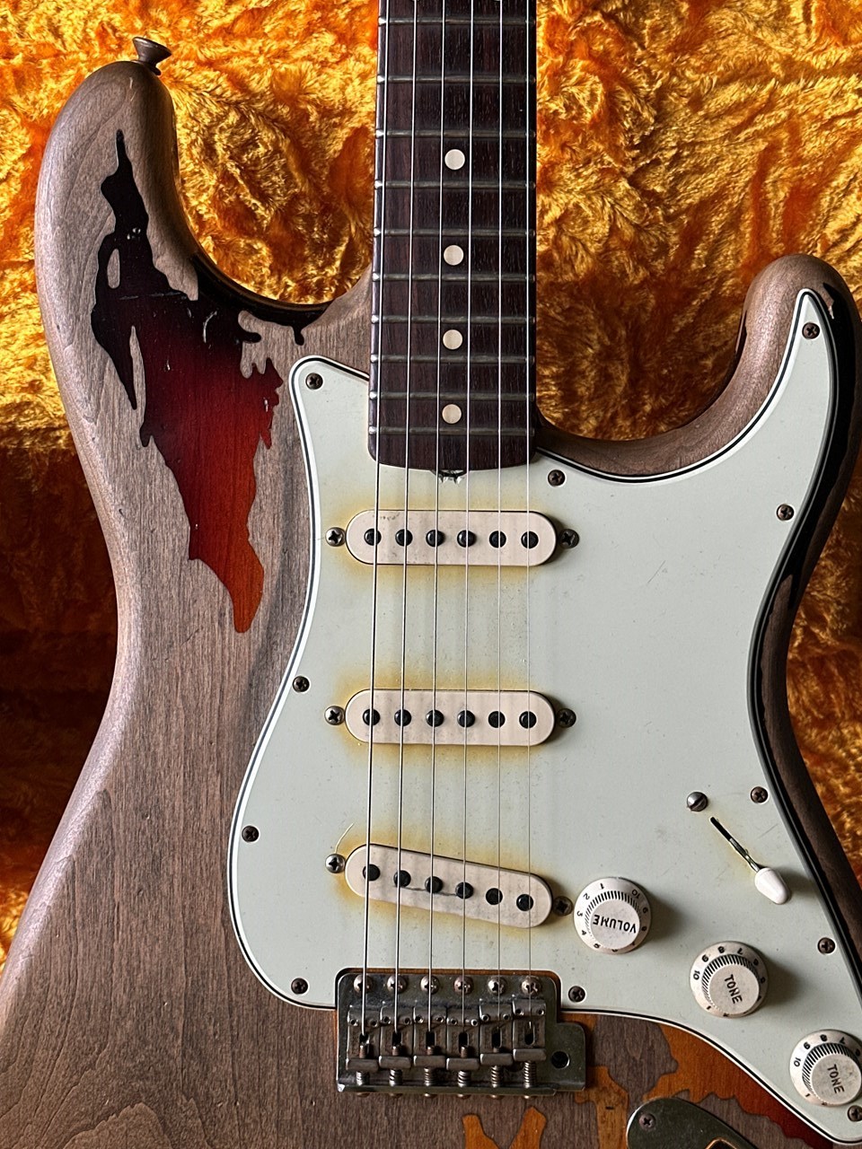 Fender Stratocaster Rory Gallagher Tribute Custom Shop Relic with COA & Case Mint - Thumbnail 2