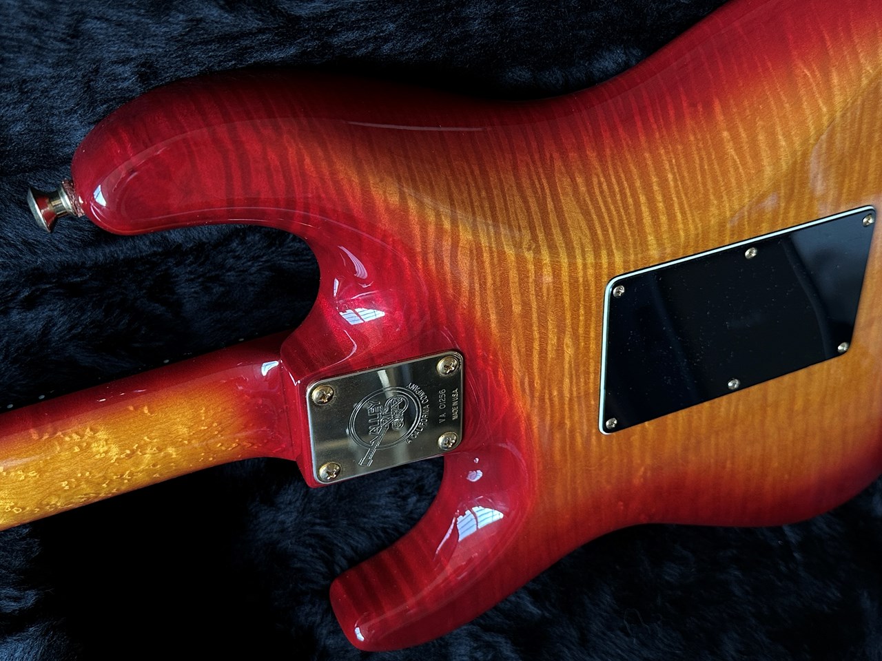 Valley Arts Custom Pro Flamed Maple Body Collectors Condition - Thumbnail 2