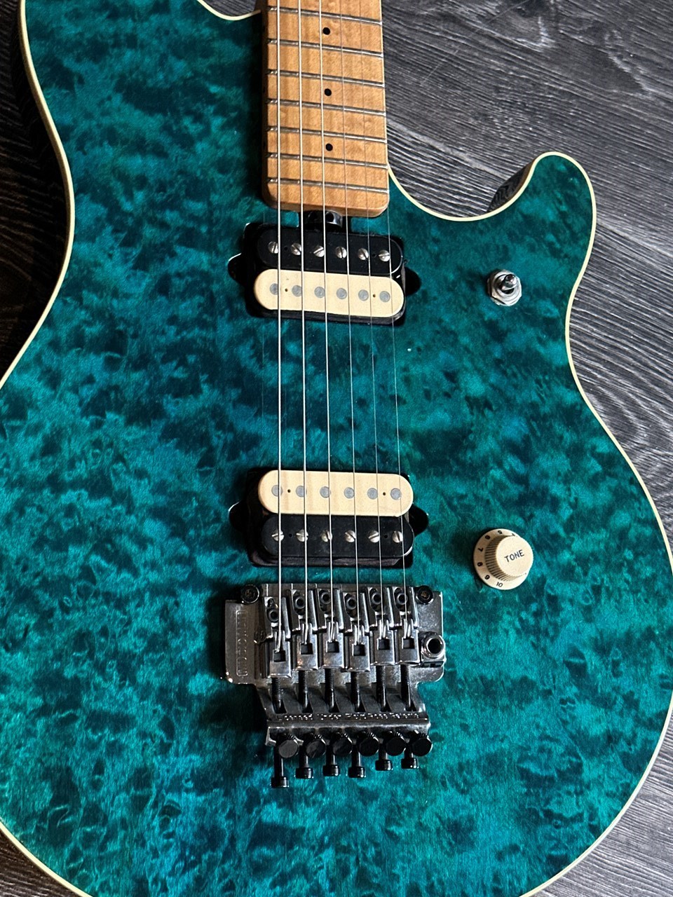 1991 Music Man EVH Eddie van Halen Trans Blue Quilt Top - Thumbnail 3