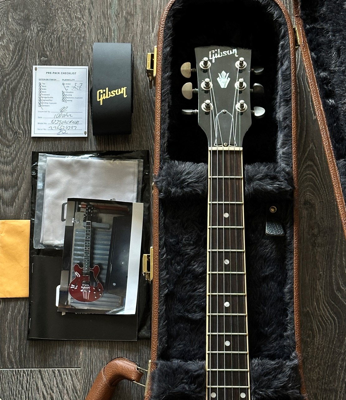 2022 Gibson ES-339 Cherry Red Gloss Semi-Hollowbody Smaller ES-335 - Thumbnail 2