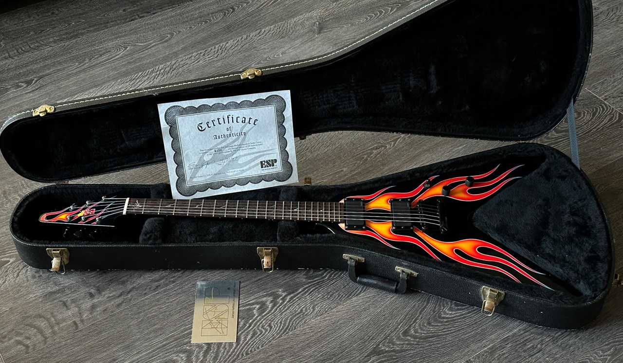 ESP Custom Shop JH-1 James Hetfield Signature with Handsigned COA - Thumbnail 4