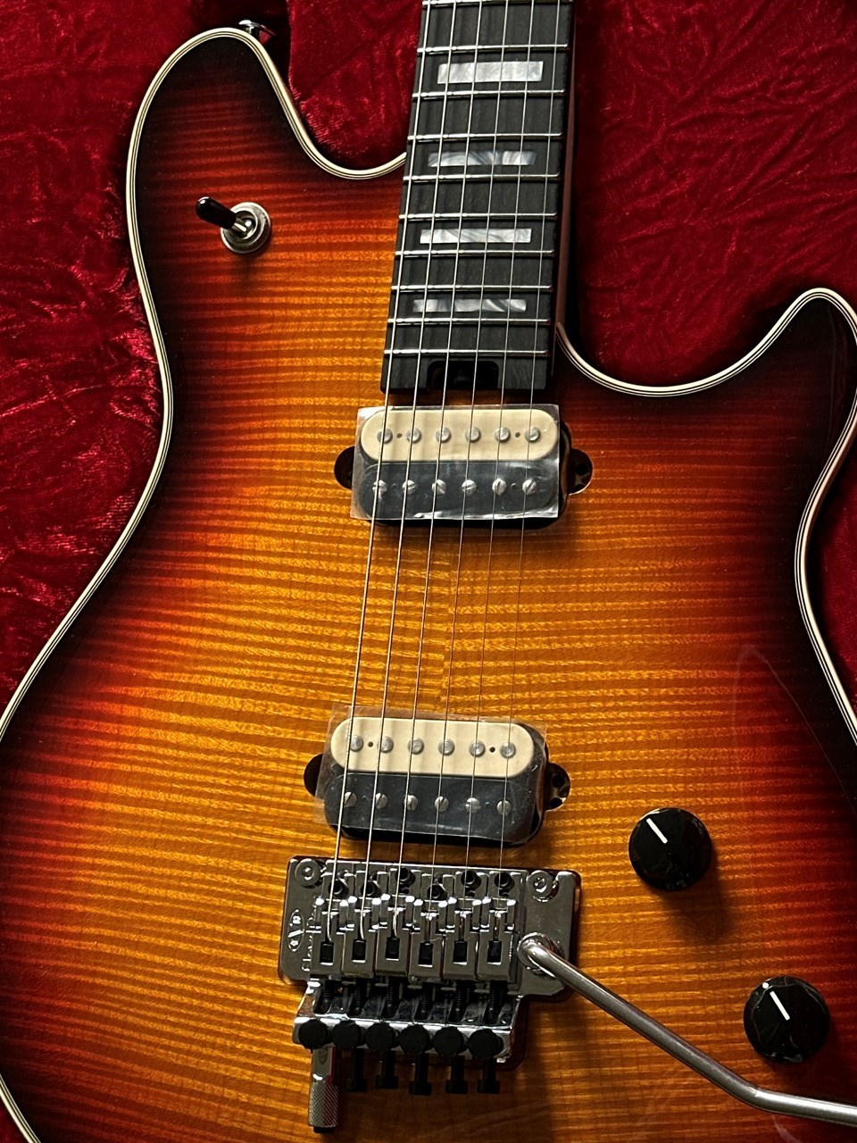 2020 EVH Wolfgang USA 5A Flametop Block Inlays Ebony Fretboard - Thumbnail 5