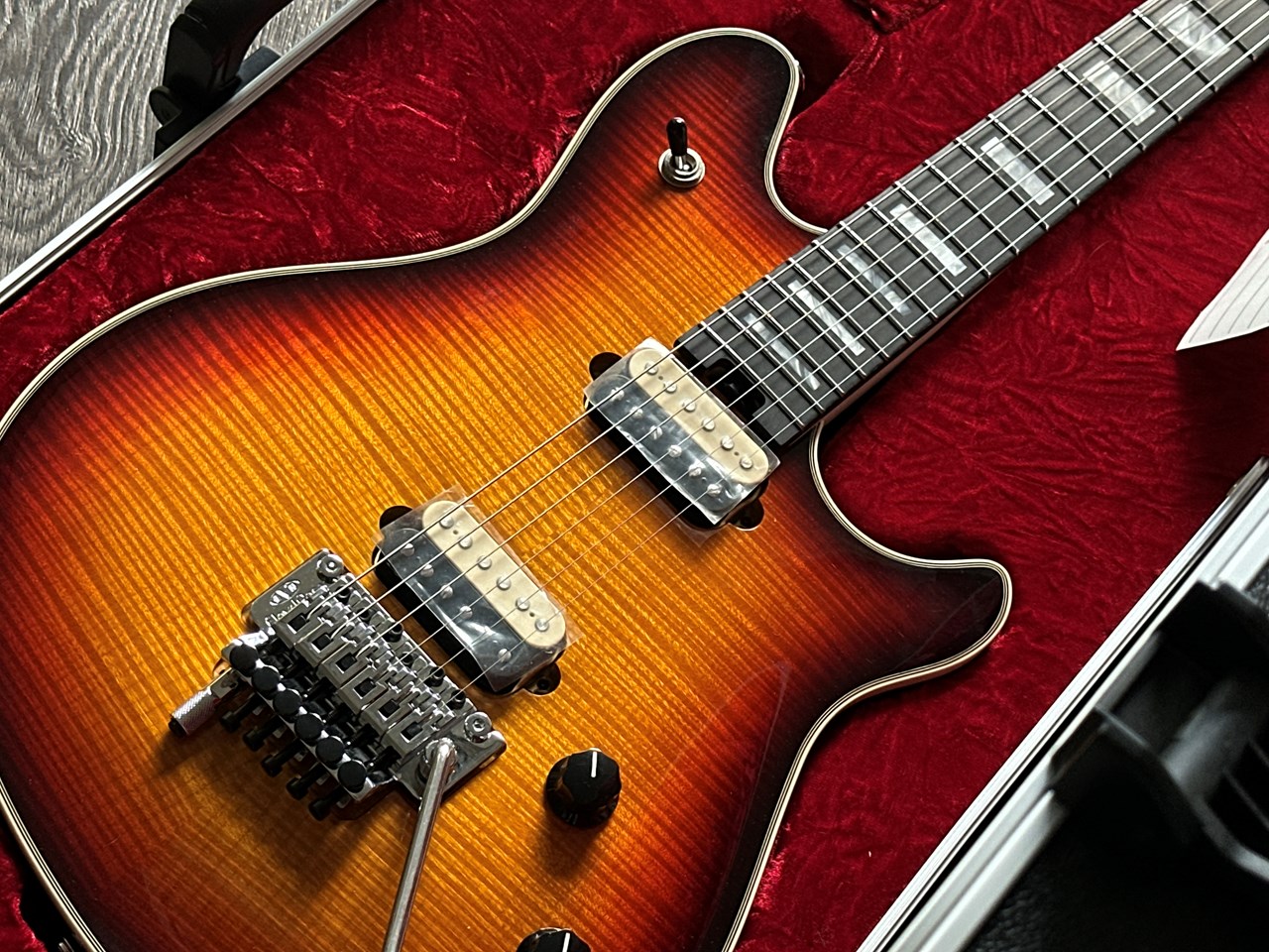 2020 EVH Wolfgang USA 5A Flametop Block Inlays Ebony Fretboard - Thumbnail 6