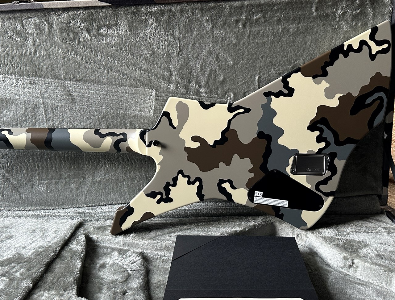 ESP Custom Shop James Hetfield Snakebyte KUIU Camo Satin - Thumbnail 4