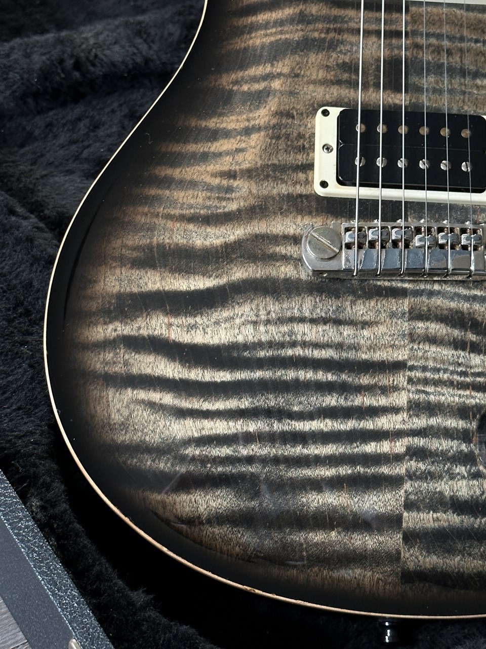 PRS Paul Reed Smith P22 Piezo & Stunning Charcoal Flametop - Thumbnail 2