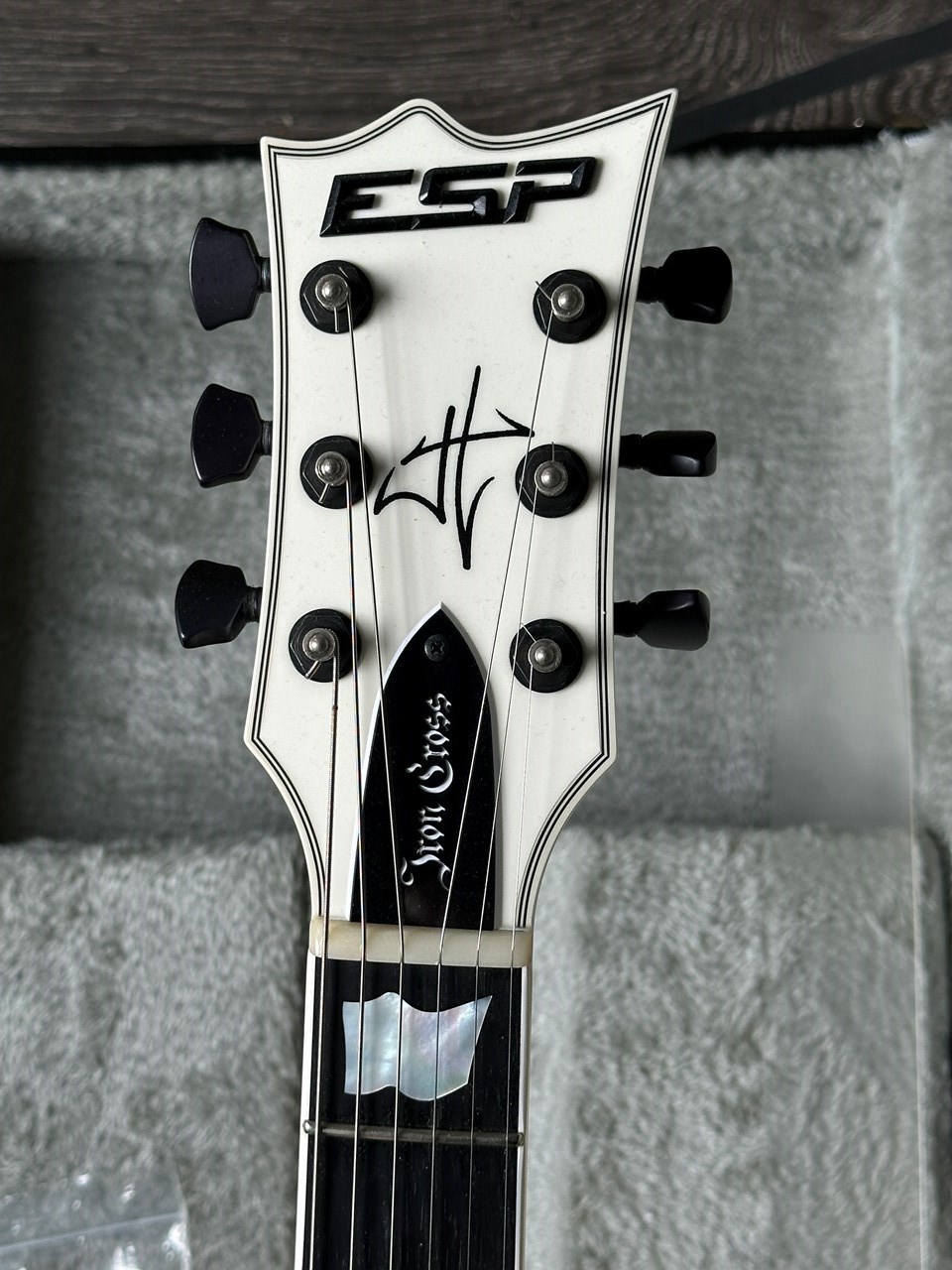 2017 ESP James Hetfield Signature Iron Cross Snow White Complete - Thumbnail 3