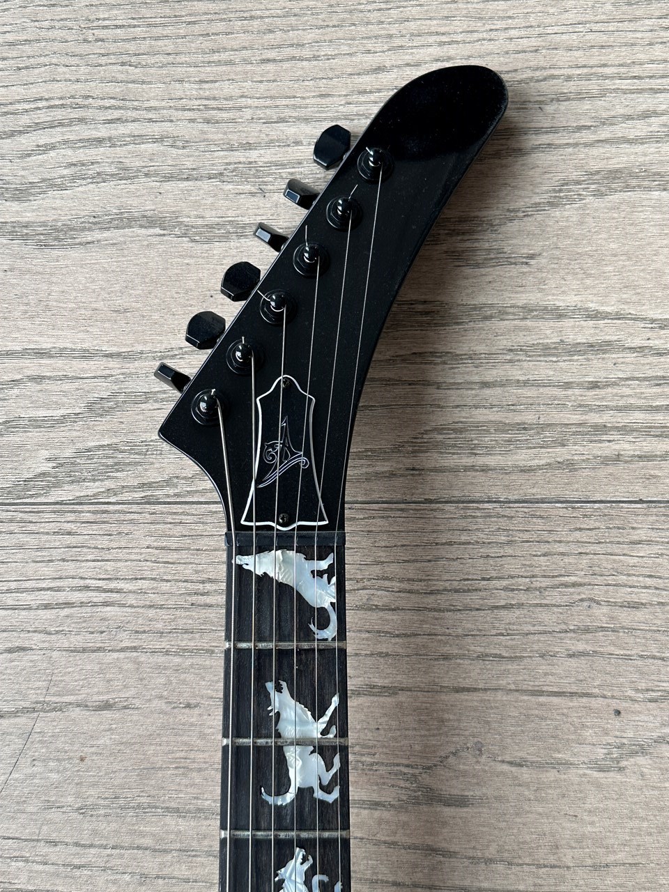 Antonio Guitars Man to Wolf Explorer Handbuilt MX250 Tribute Handbuilt - Image 1