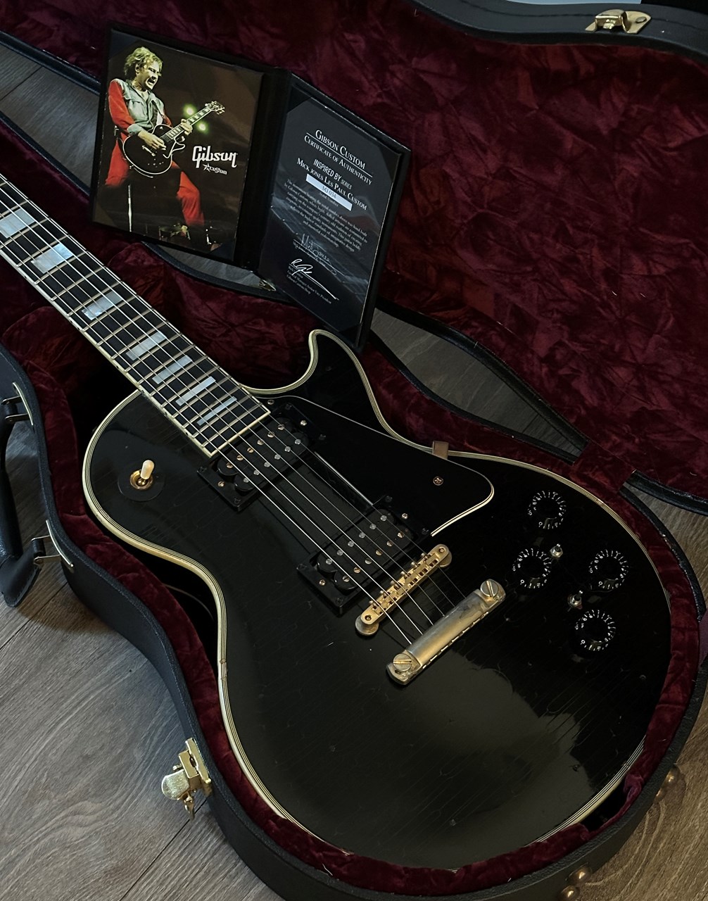2008 Gibson Les Paul Custom Mick Jones Aged Serial# 34 of 100 - Thumbnail 4
